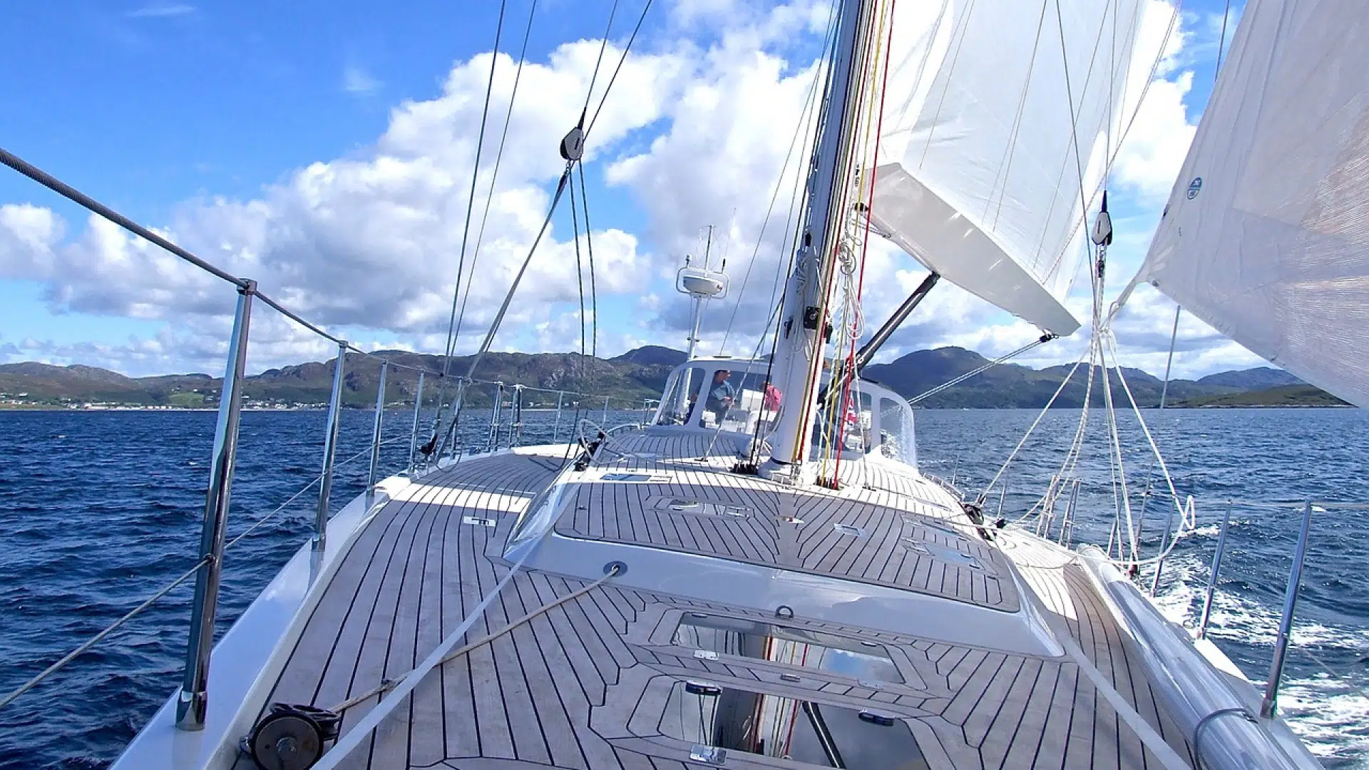 Pourquoi choisir la voile de bateau recyclée pour ses vêtements ?
