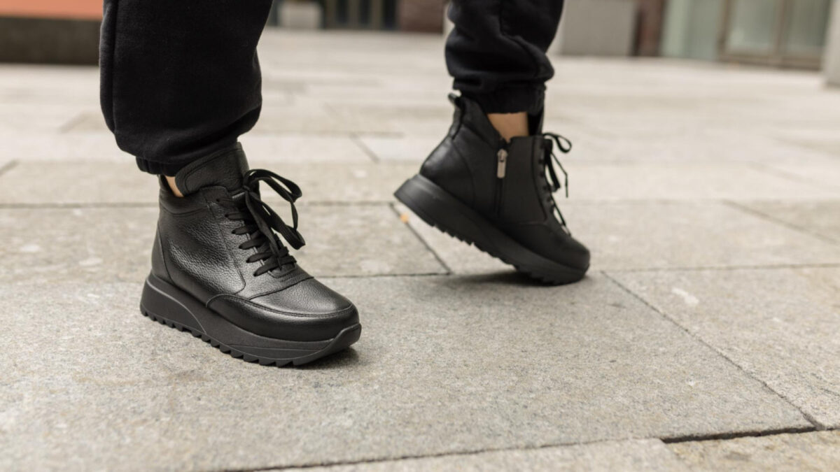Tendances mode : pourquoi les baskets noires sont un must-have cette saison ?